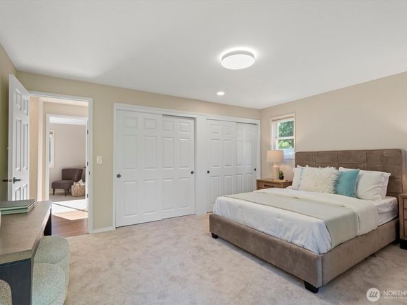 10824 SE 23rd Street, Bellevue WA 98004