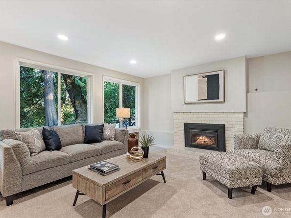 10824 SE 23rd Street, Bellevue WA 98004