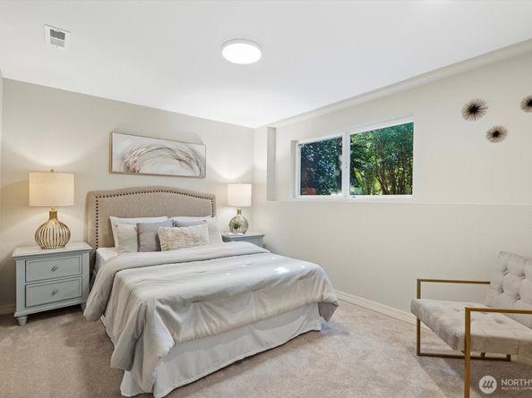 10824 SE 23rd Street, Bellevue WA 98004