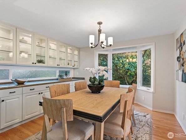10824 SE 23rd Street, Bellevue WA 98004