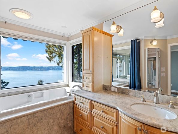 7920 53rd Avenue W D, Mukilteo WA 98275