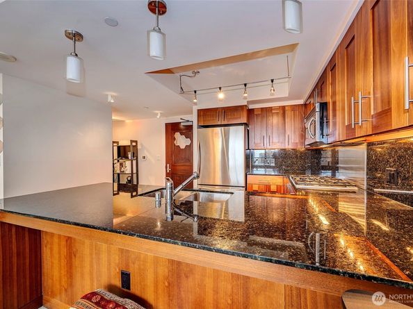 650 Bellevue Way NE 2406, Bellevue WA 98004