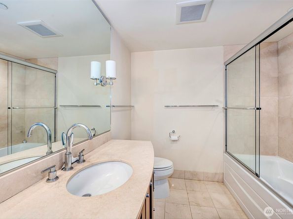 650 Bellevue Way NE 2406, Bellevue WA 98004