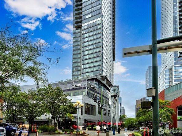 650 Bellevue Way NE 2406, Bellevue WA 98004