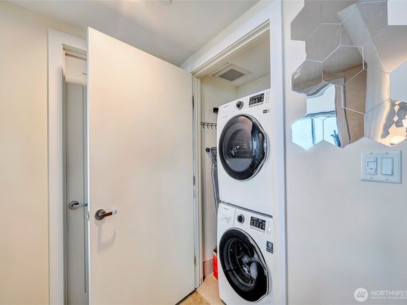 650 Bellevue Way NE 2406, Bellevue WA 98004