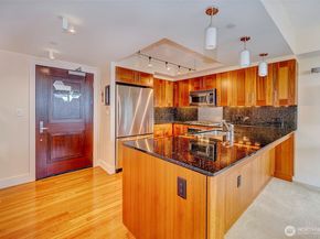 650 Bellevue Way NE 2406, Bellevue WA 98004