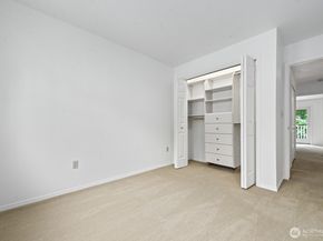 2720 SE 118th Avenue 302, Bellevue WA 98005