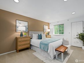 2720 SE 118th Avenue 302, Bellevue WA 98005