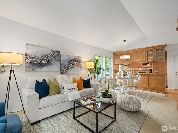2720 SE 118th Avenue 302, Bellevue WA 98005