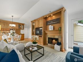 2720 SE 118th Avenue 302, Bellevue WA 98005