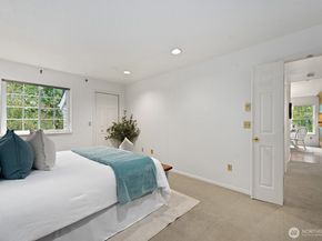 2720 SE 118th Avenue 302, Bellevue WA 98005