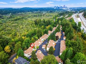 2720 SE 118th Avenue 302, Bellevue WA 98005