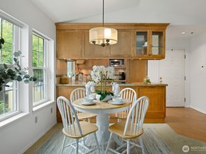 2720 SE 118th Avenue 302, Bellevue WA 98005