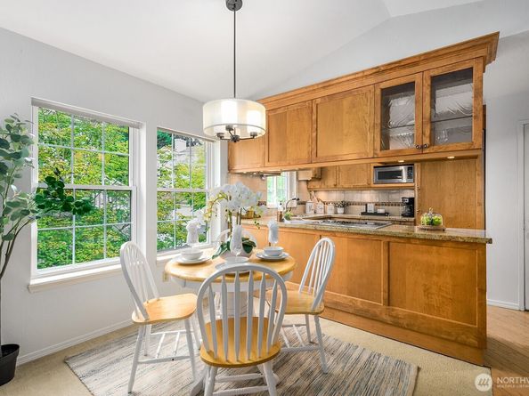 2720 SE 118th Avenue 302, Bellevue WA 98005