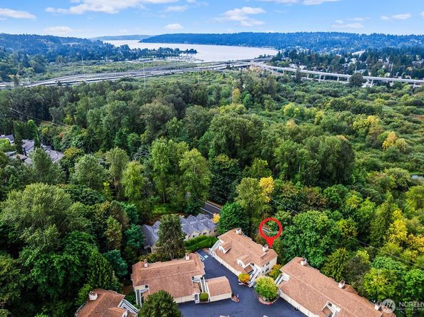 2720 SE 118th Avenue 302, Bellevue WA 98005