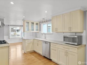 12206 Fremont Avenue N, Seattle WA 98133