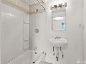 12206 Fremont Avenue N, Seattle WA 98133