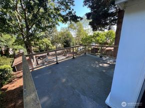 12206 Fremont Avenue N, Seattle WA 98133