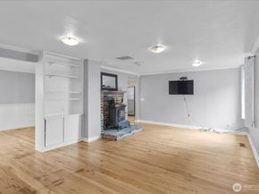 12206 Fremont Avenue N, Seattle WA 98133