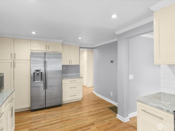 12206 Fremont Avenue N, Seattle WA 98133