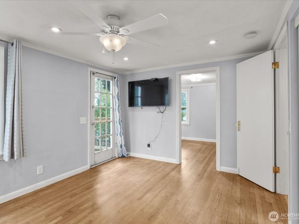 12206 Fremont Avenue N, Seattle WA 98133
