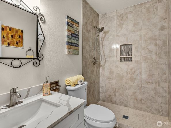 3830 165th Place SE, Bellevue WA 98008