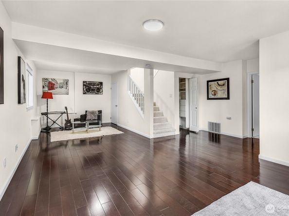 3830 165th Place SE, Bellevue WA 98008
