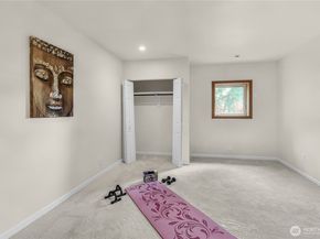 3830 165th Place SE, Bellevue WA 98008