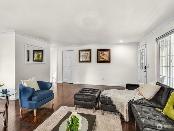 3830 165th Place SE, Bellevue WA 98008