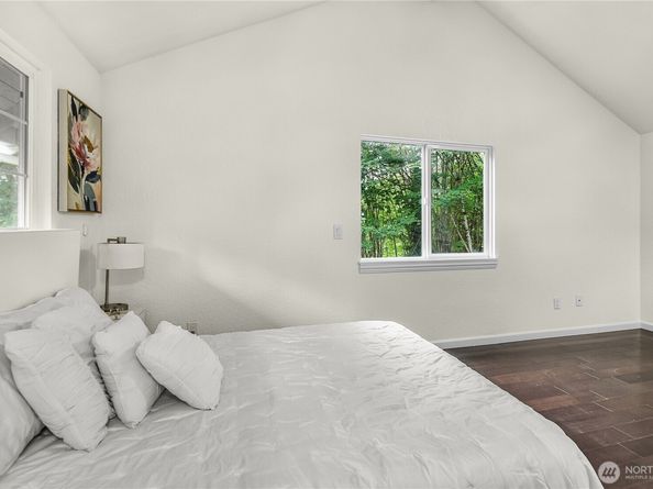 3830 165th Place SE, Bellevue WA 98008
