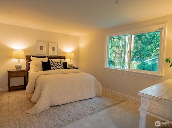 16704 NE 102nd Place, Redmond WA 98052