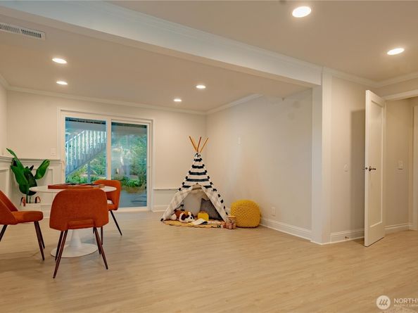 16704 NE 102nd Place, Redmond WA 98052