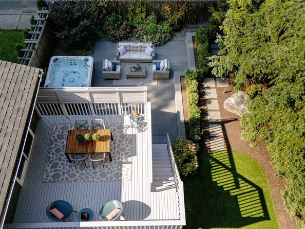 16704 NE 102nd Place, Redmond WA 98052