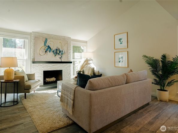 16704 NE 102nd Place, Redmond WA 98052