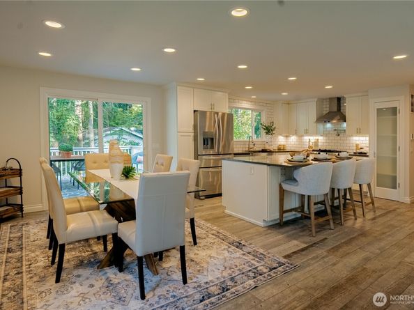 16704 NE 102nd Place, Redmond WA 98052
