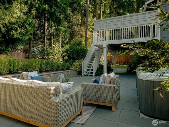 16704 NE 102nd Place, Redmond WA 98052