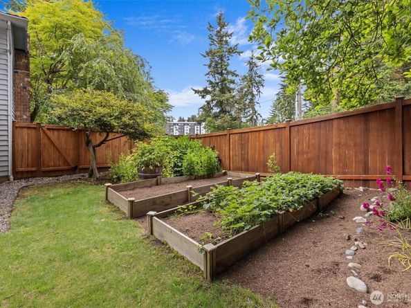 19203 Whitman Avenue N, Shoreline WA 98133