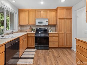 19203 Whitman Avenue N, Shoreline WA 98133