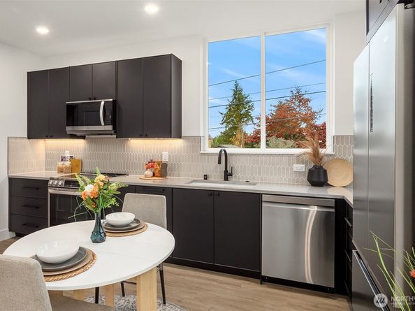 9029 8th Avenue NW C, Seattle WA 98117