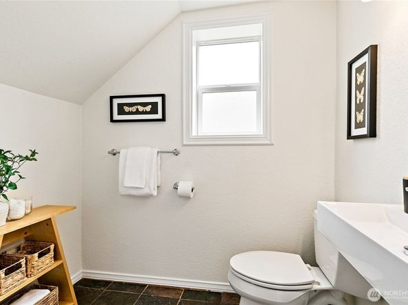 1913 E Spruce Street, Seattle WA 98122