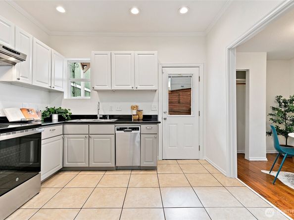 1913 E Spruce Street, Seattle WA 98122