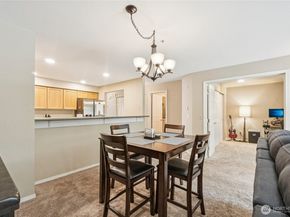 2001 120th Place SE 2204, Everett WA 98208