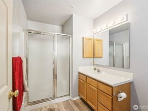 2001 120th Place SE 2204, Everett WA 98208
