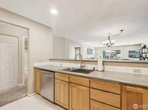 2001 120th Place SE 2204, Everett WA 98208