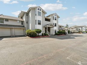 2001 120th Place SE 2204, Everett WA 98208