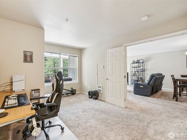 2001 120th Place SE 2204, Everett WA 98208