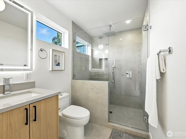 7522 31st Avenue NE, Seattle WA 98115