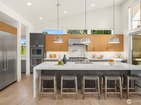 9222 116th Avenue NE, Kirkland WA 98033