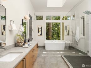9222 116th Avenue NE, Kirkland WA 98033