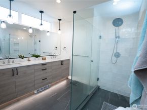 2624 Eastlake Avenue E B, Seattle WA 98102